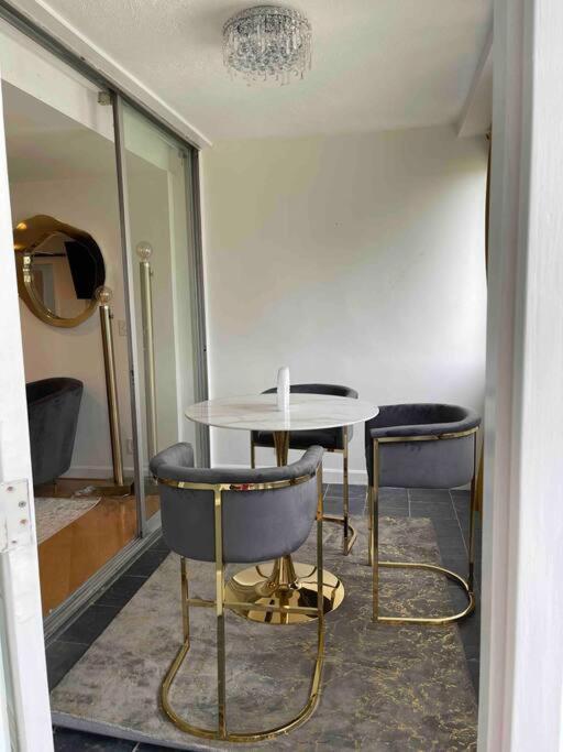 דירות Cozy Penthouse Atlanta,Ga מראה חיצוני תמונה